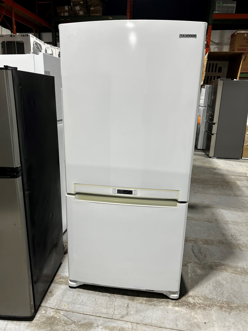 Réfrigérateur 32po Blanc congélateur en bas | RB194ACWP - LG *** USAGÉ ***