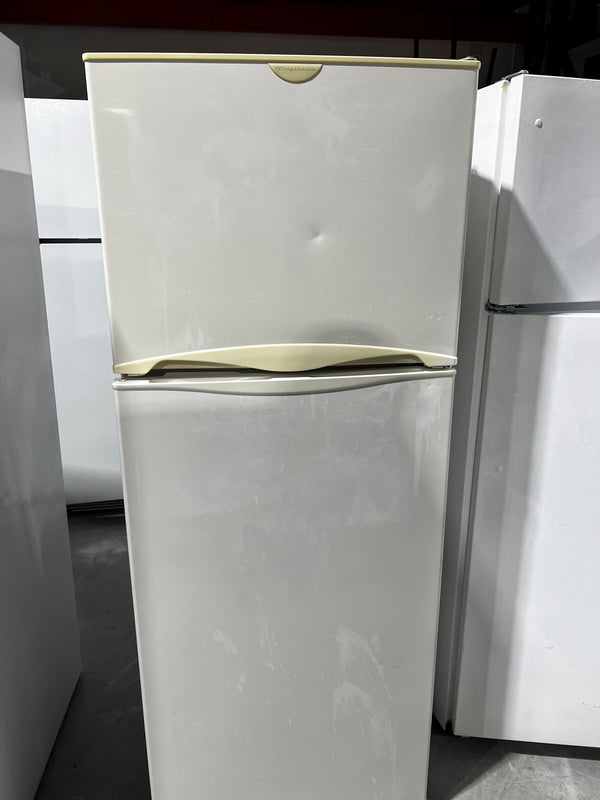 24in White Refrigerator | Frigidaire *** USED ***