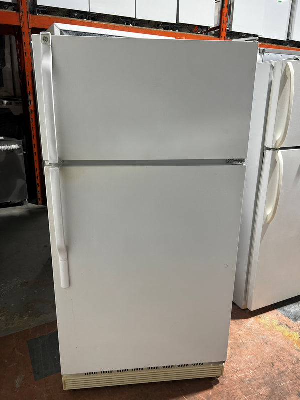 30in White Refrigerator | LW16JGARW - GE *** USED ***