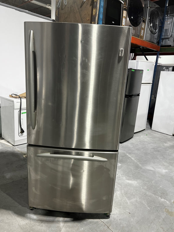 Réfrigérateur 33po Inox. congélateur en bas | PDS22SBPARSS - GE Profile