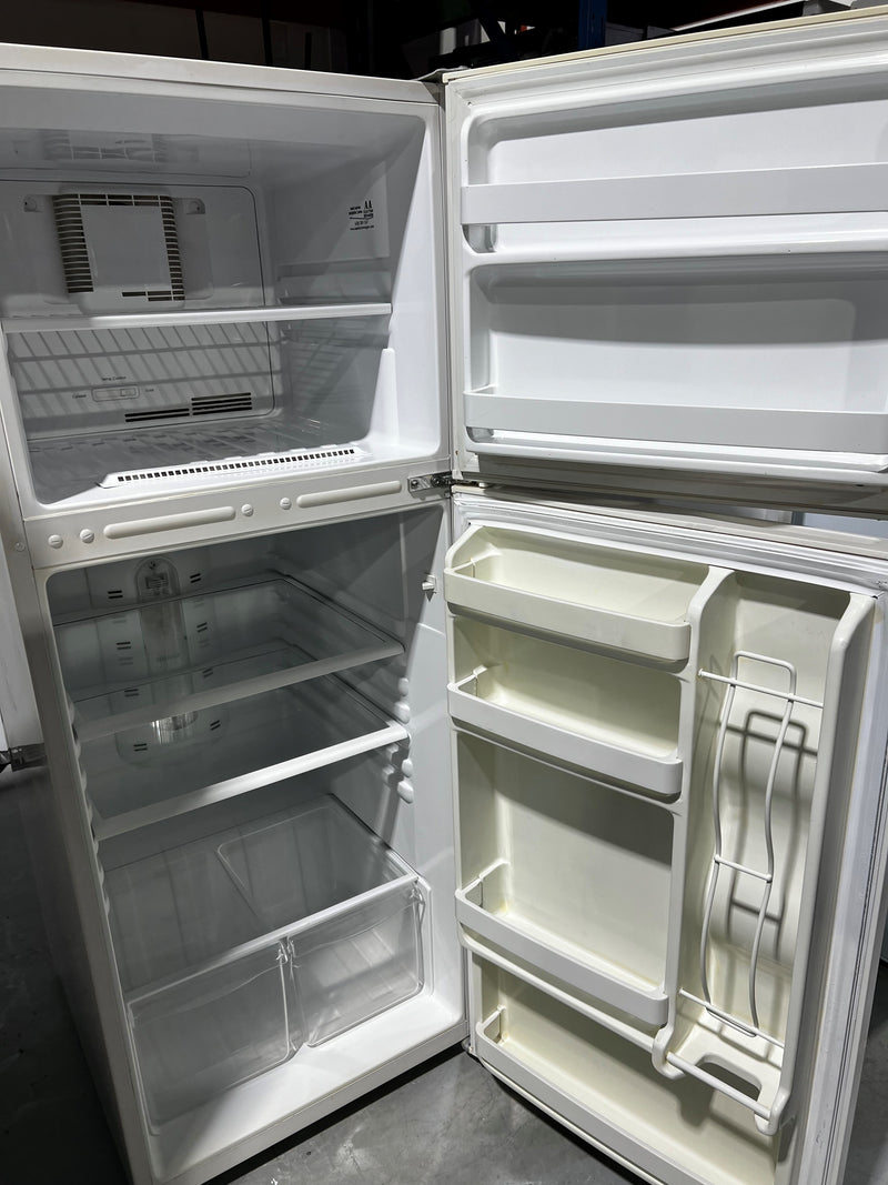 24in White Refrigerator | Frigidaire *** USED ***