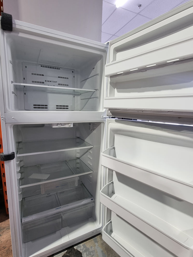 Frigidaire Réfrigérateur à congélateur supérieur amovible de 30 po., 18,3 pi.cu. FFHT1835VW0 *** USAGÉ ***