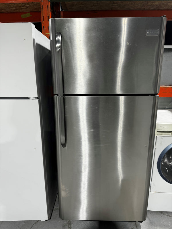 30" stainless steel refrigerator. | CFHT1842PS2 - Frigidaire *** USED ***