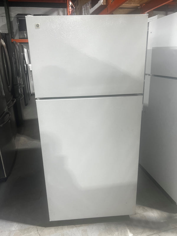 28in White Refrigerator | GTR15BBMFRWW - GE *** USED ***