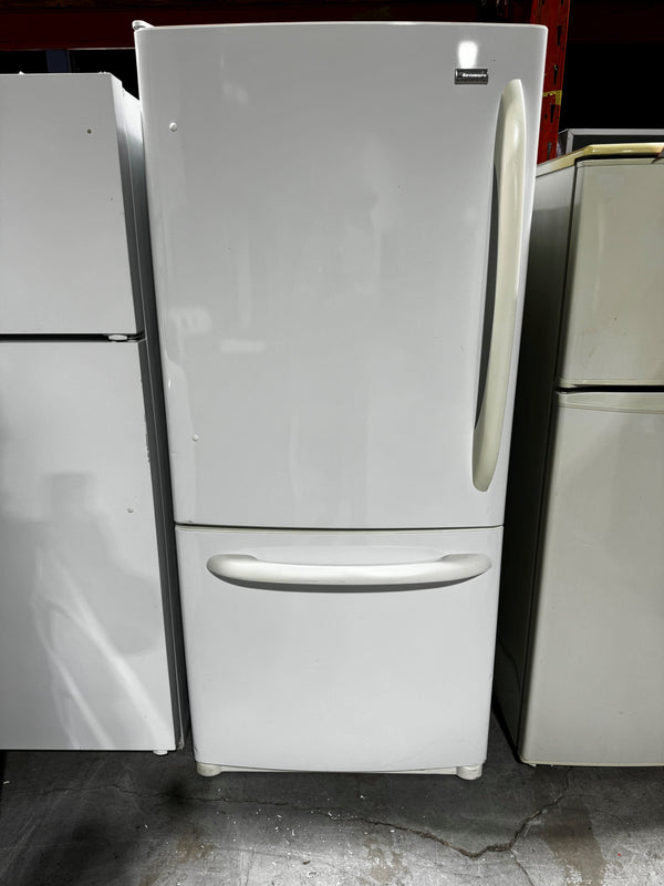 30" White Bottom Freezer Refrigerator | 501-66722 - Kenmore *** USED ***