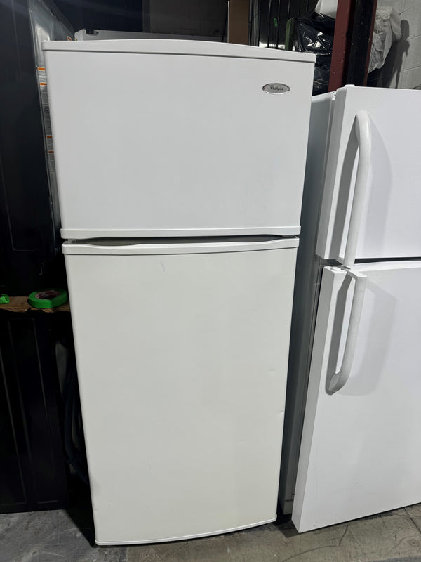 28in White Refrigerator | W8RXCGFXQ01 - Whirlpool *** USED ***