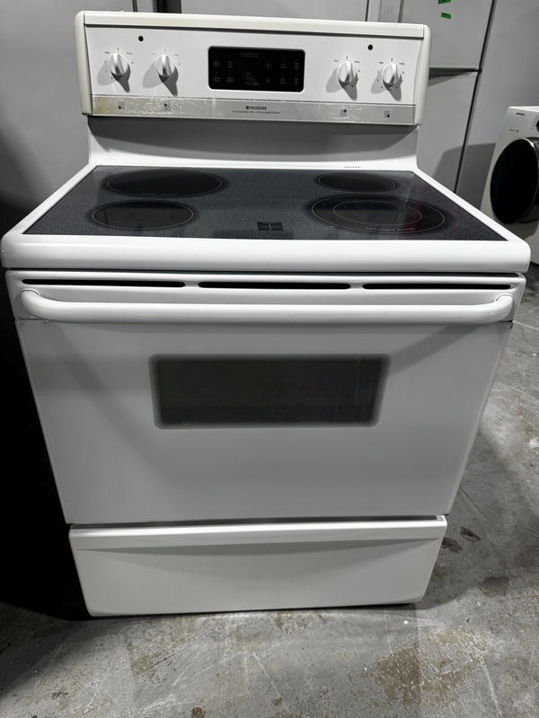 Cuisinière Blanche 30po Vitrocéramique | CFEF372AS3 - Frigidaire *** USAGÉ ***