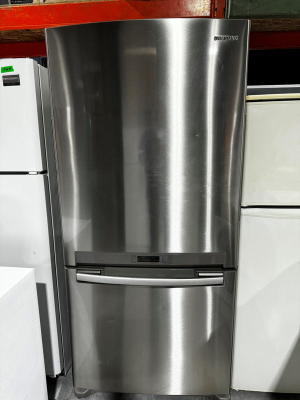 Réfrigérateur 32po Congélateur inferieure Inox | RB196ABRS - Samsung *** USAGÉ ***
