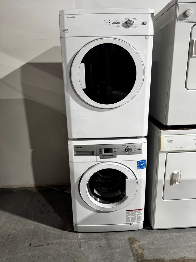 Laveuse Sécheuse 24po  type frontal | WM77120, DV17542 - Blomberg *** USAGÉ ***
