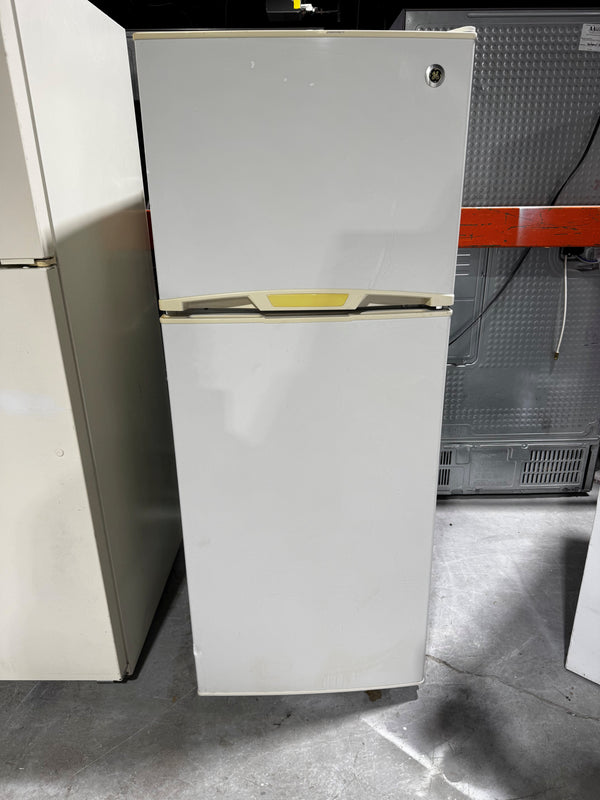 Réfrigérateur 24po Blanc | GTR12BAXARWW - GE *** USAGÉ ***