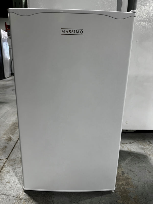 19in White Refrigerator | KA313 - Massimo *** USED ***