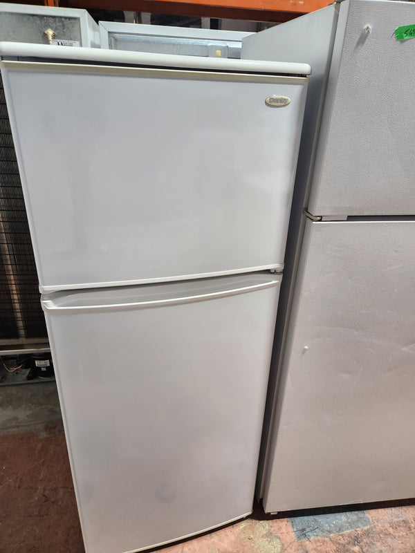 24in White Refrigerator | DFF110A1WDB1 - Danby *** USED ***