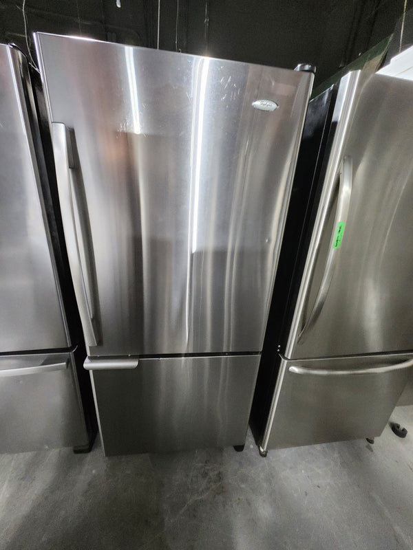 30in Stainless Steel Bottom Freezer Refrigerator | EB9FVBRWS03 - Whirlpool *** USED ***