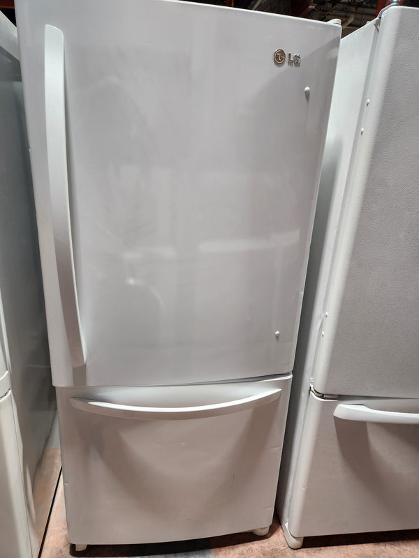 Réfrigérateur 30po avec Congélateur inferieur  |  LG ***USAGÉ***