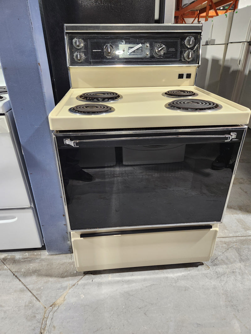 30in Almond Range | MSM6077T-2 - Moffat *** USED ***
