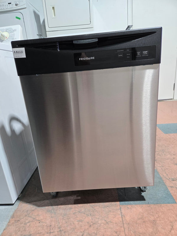 Lave-Vaisselle 24po Inox cuve plastique |  Frigidaire  *** USAGÉ ***