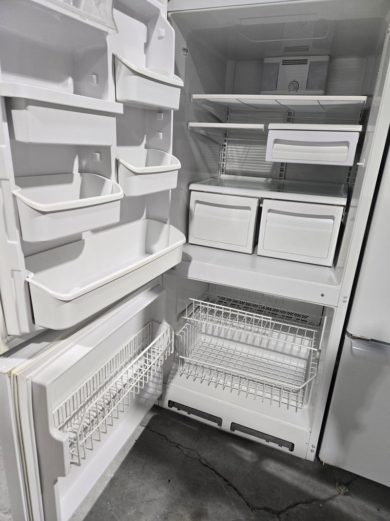 30" White Bottom Freezer Refrigerator | HBE18WACWW - Haier *** USED ***