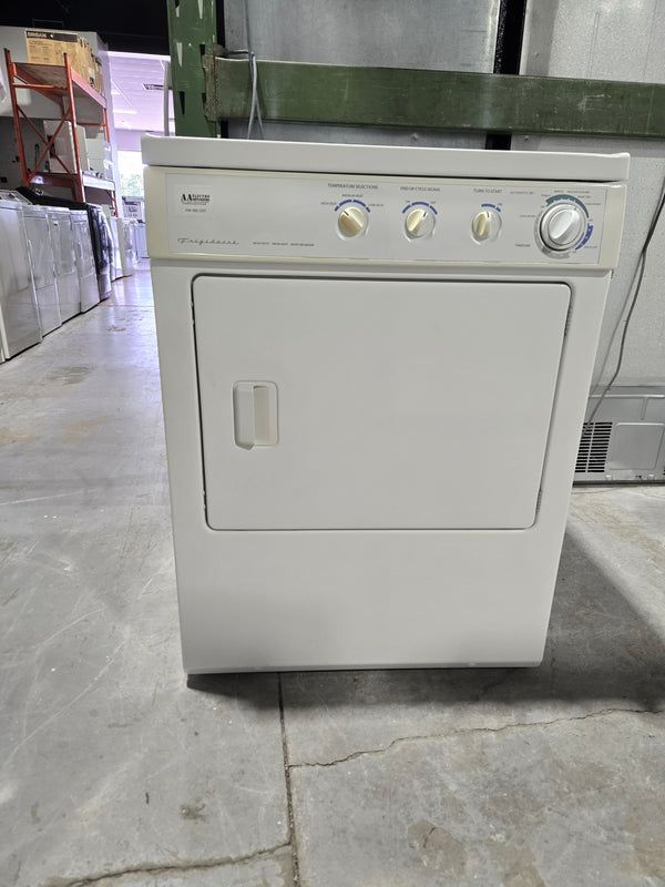 Sécheuse Blanche a commande frontal | FEQ332CES0 - Frigidaire *** USAGÉ ***
