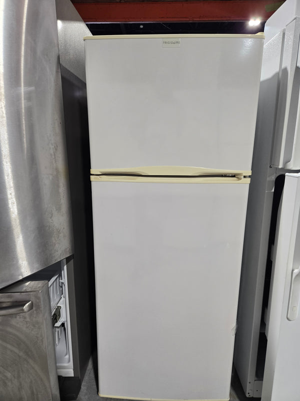 24in White Refrigerator | Frigidaire *** USED ***