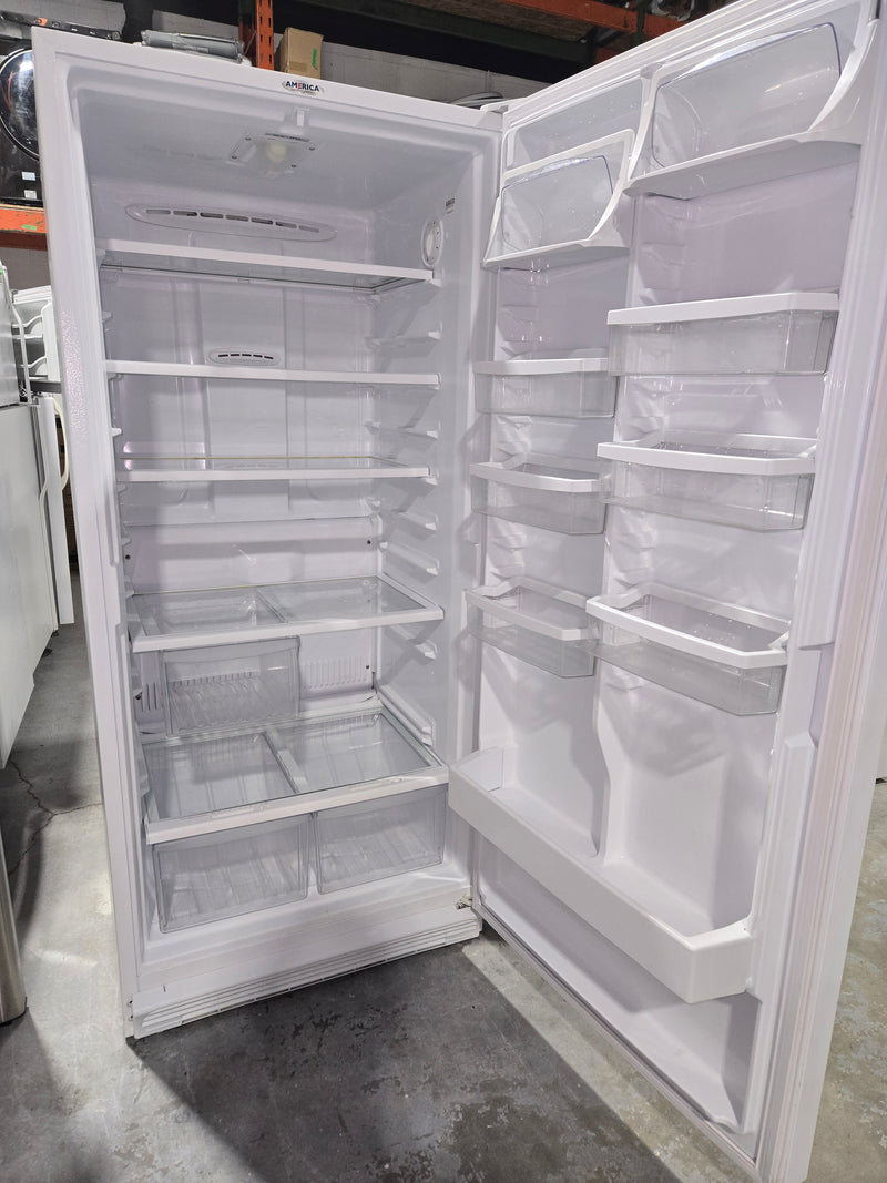 30" White Stand Alone 17cu. ft. Refrigerator | EL88TRRWQ03 - Whirlpool *** USED ***