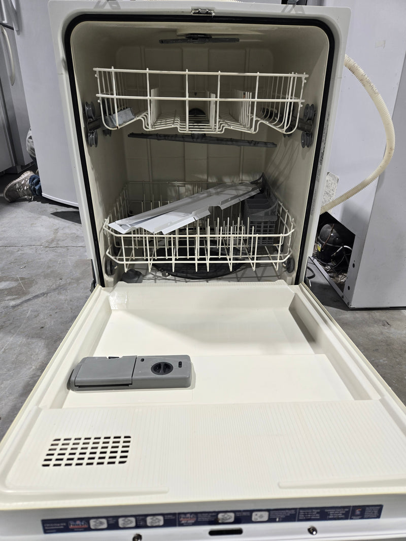 White Dishwasher 24in Plastic Tub | FFBD2406NW7B - Frigidaire *** USED ***