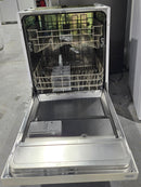 24" Dishwasher with Stainless Steel Tub | DW 14110 - Blomberg *** USED ***
