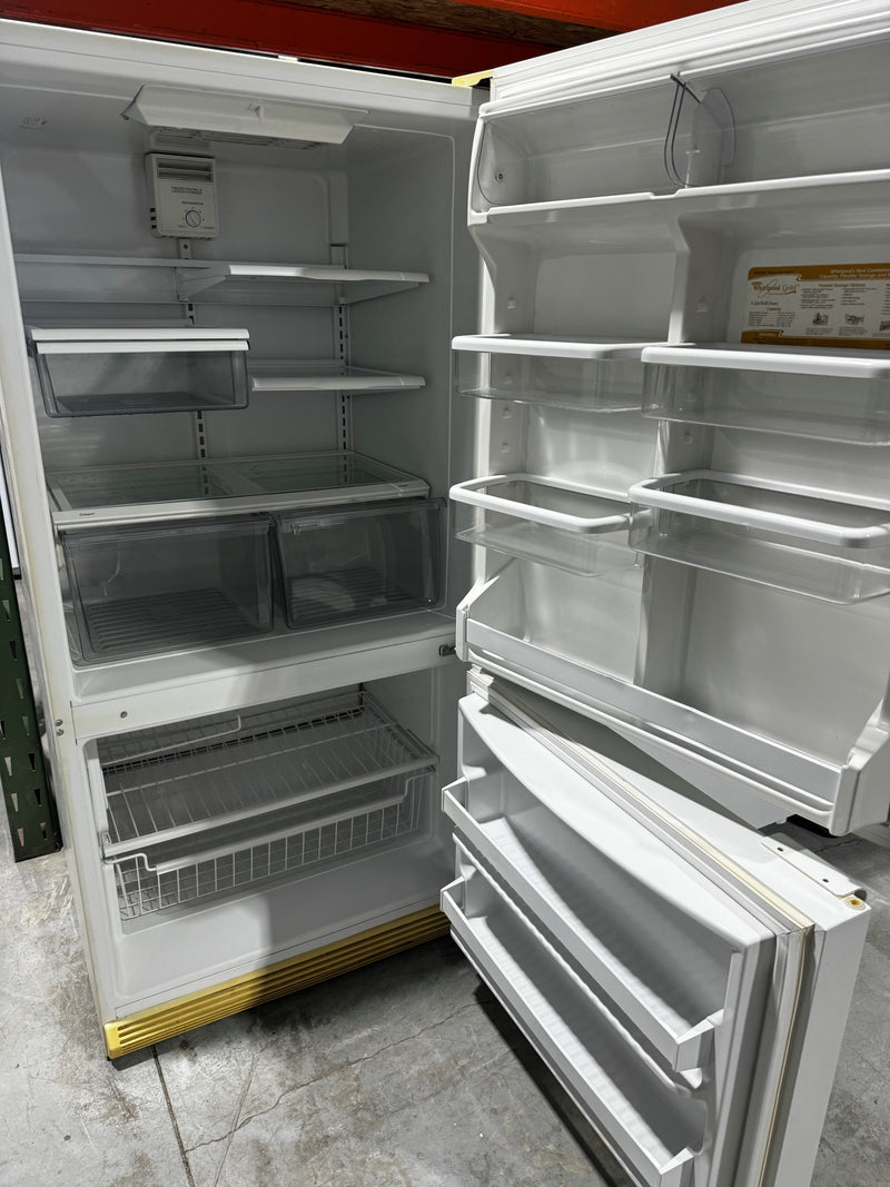 33" White Bottom Freezer RefrigeratorGB22DKGW01 - Whirlpool *** USED ***