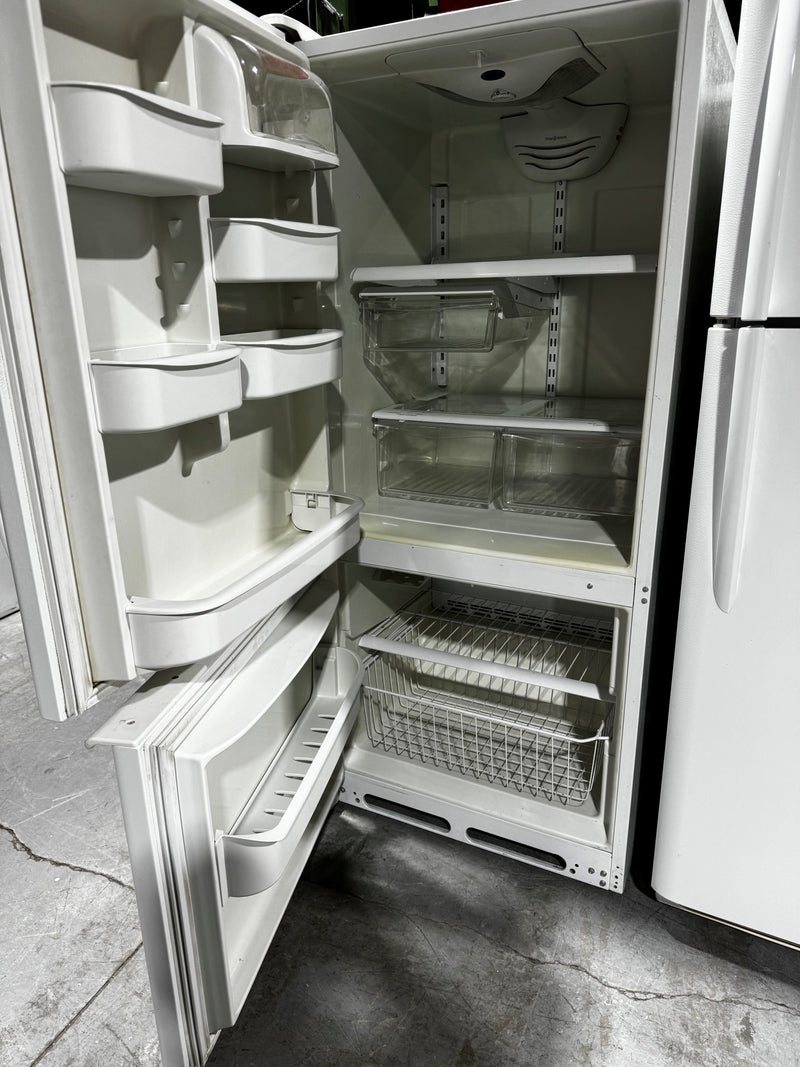 30" white refrigerator with bottom freezer | ABB1921DEW - Amana *** USED ***