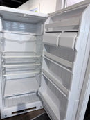 30" Refrigerator (all refrigerator) White | D1707W - Danby *** USED ***