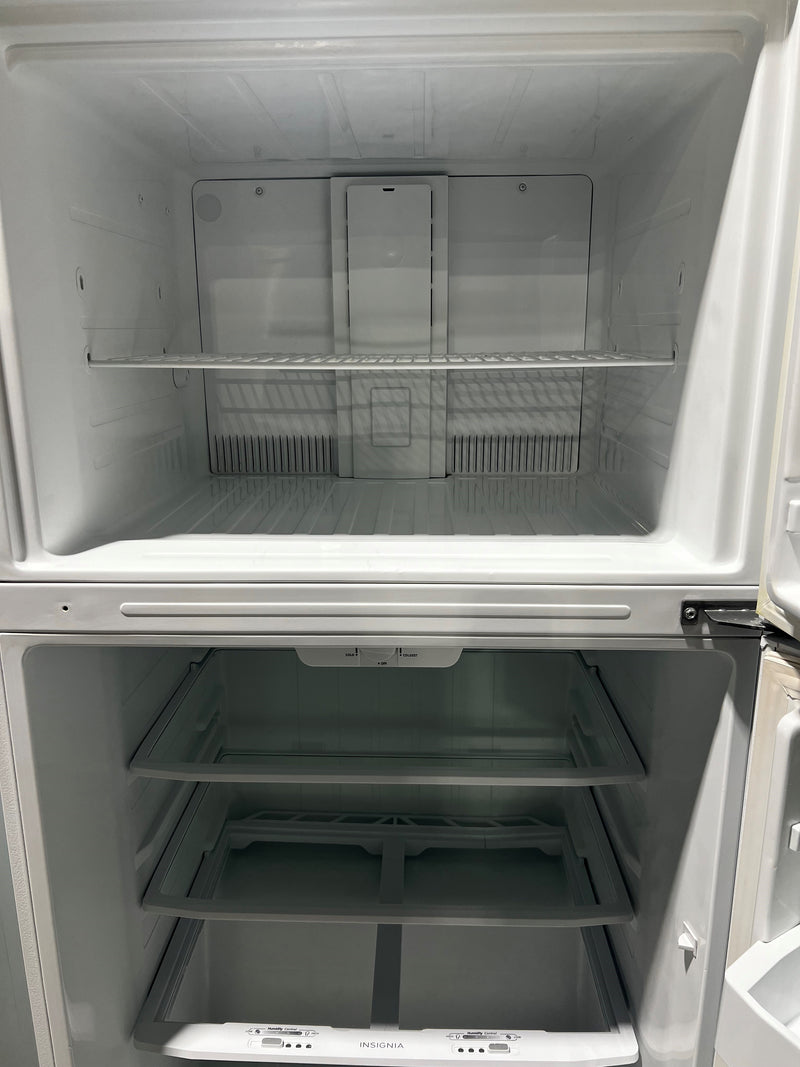 33in White Refrigerator | NS-RTM21WH7-C - Insignia *** USED ***