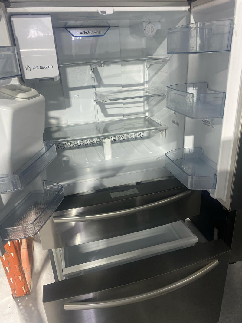 36" Stainless Steel Bottom Freezer Refrigerator | RF21N1ASD - Hisense*** USED ***