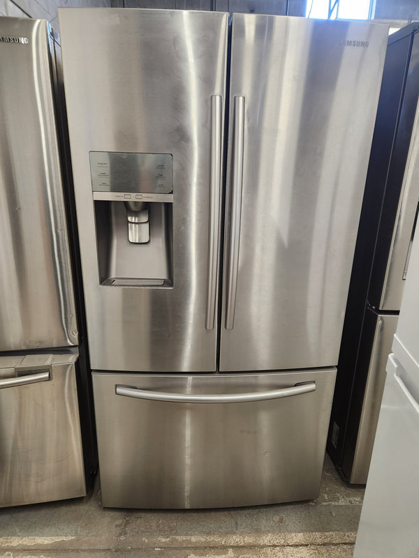 36" Stainless Steel Bottom Freezer Refrigerator | RF323TEDBSR - Samsung ***USED***