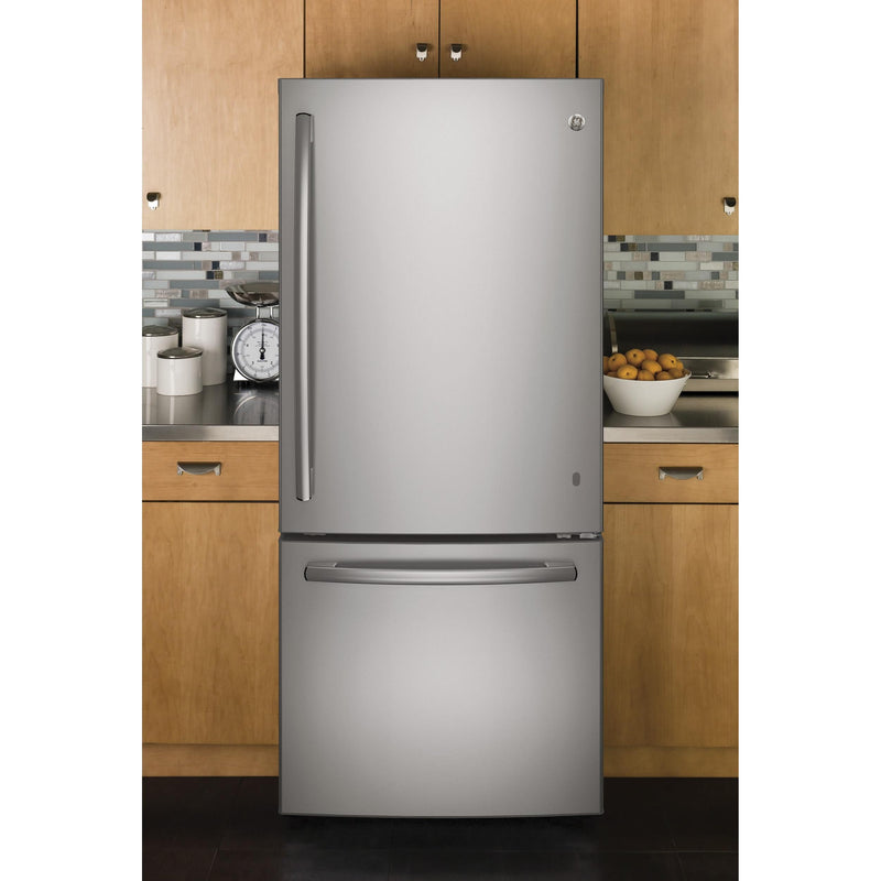 GE 30-inch, 21 cu.ft. Freestanding Bottom Freezer Refrigerator with Interior Ice Maker GDE21ESKSS IMAGE 10