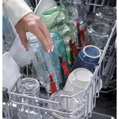 GE 24-inch Built-in Dishwasher with Sanitize Option GDP645SYNFS IMAGE 6