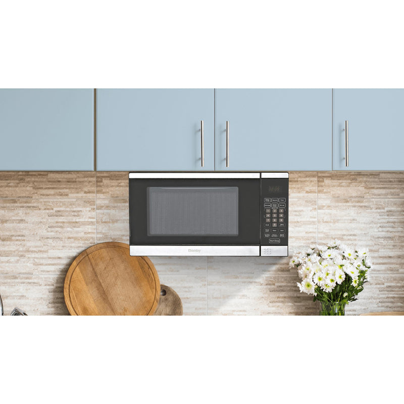 Danby DDMW007501G1 0.7 Cu ft Countertop Microwave in Stainless Steel